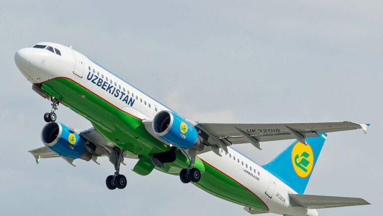 Uzbekistan Airways изменила расписание рейсов из Баку и в Москву на 26 августа