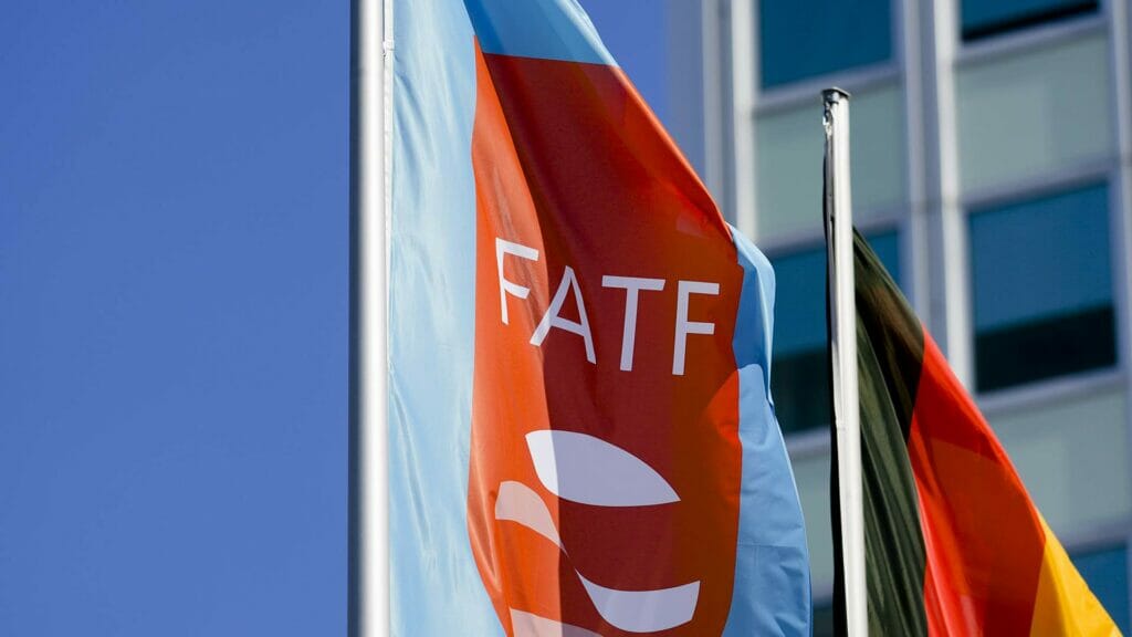 Новые известия: денежные переводы из России могут полностью запретить