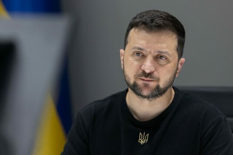 Ukraina prezidenti Vladimir Zelenskiy Tramp bilan ushrashish uchun Vashingtonga yetib keldi