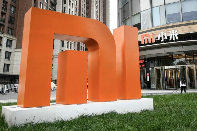 Xiaomi привлек $5,5 млрд на продаже акций