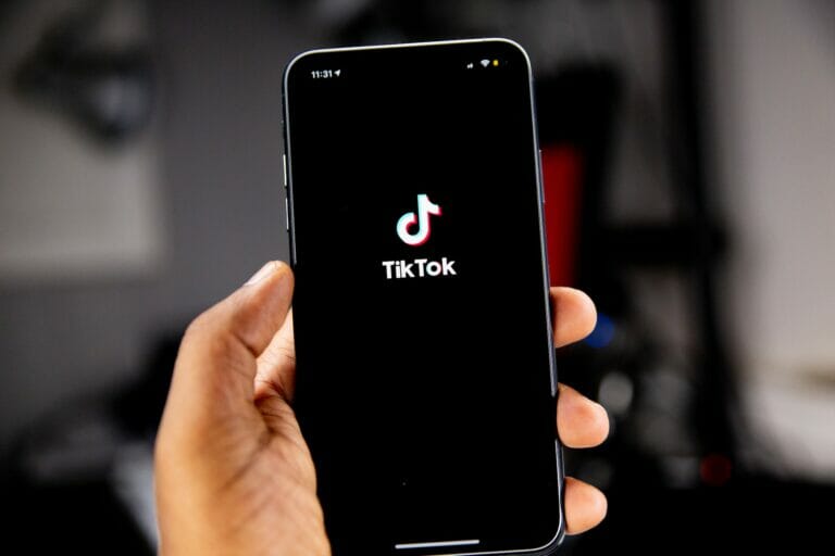 TikTok o‘zining AQShdagi aktivlarini amerikalik investorlarga sotishga rozi bo‘ldi