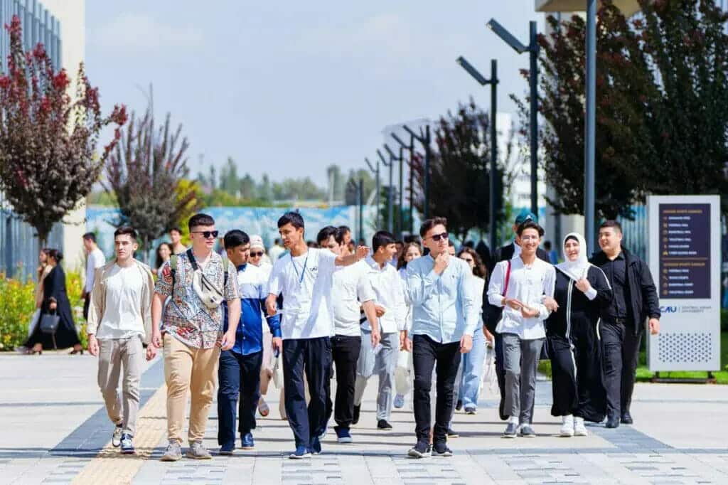 Markaziy Osiyo universiteti sobiq rektorni abituriyentlarga “yolg‘on va’dalar” berganlikda aybladi