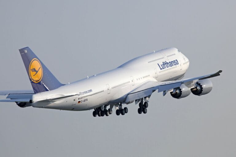 Lufthansa’da ish tashlash sababli 800 ta reys bekor qilindi