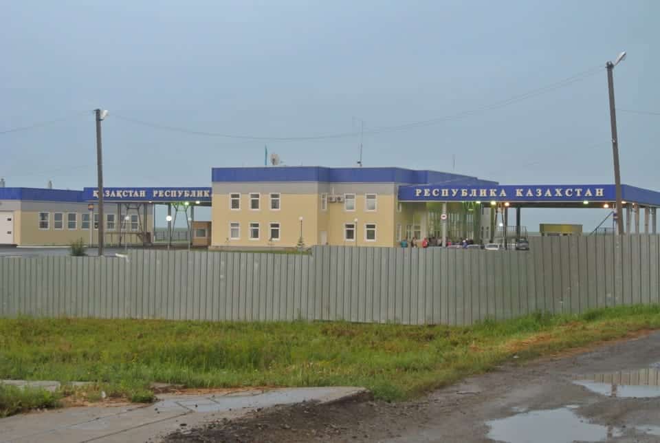 Казахстан внедряет электронную очередь для авто на границе с РФ