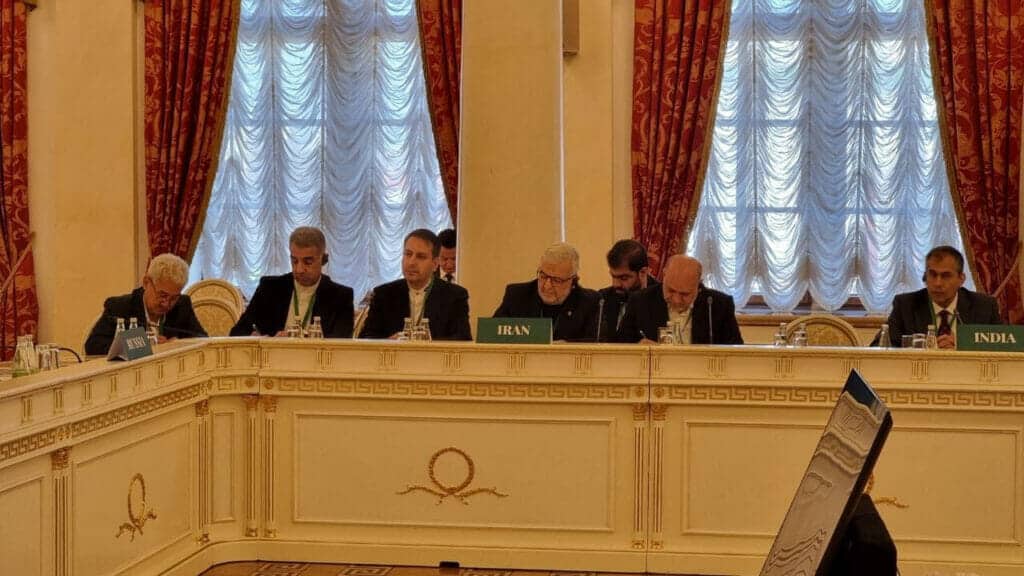 Страны московского формата договорились не пускать США в Афганистан, сказал спецпредставитель президента Ирана Хасан Каземи Куми.