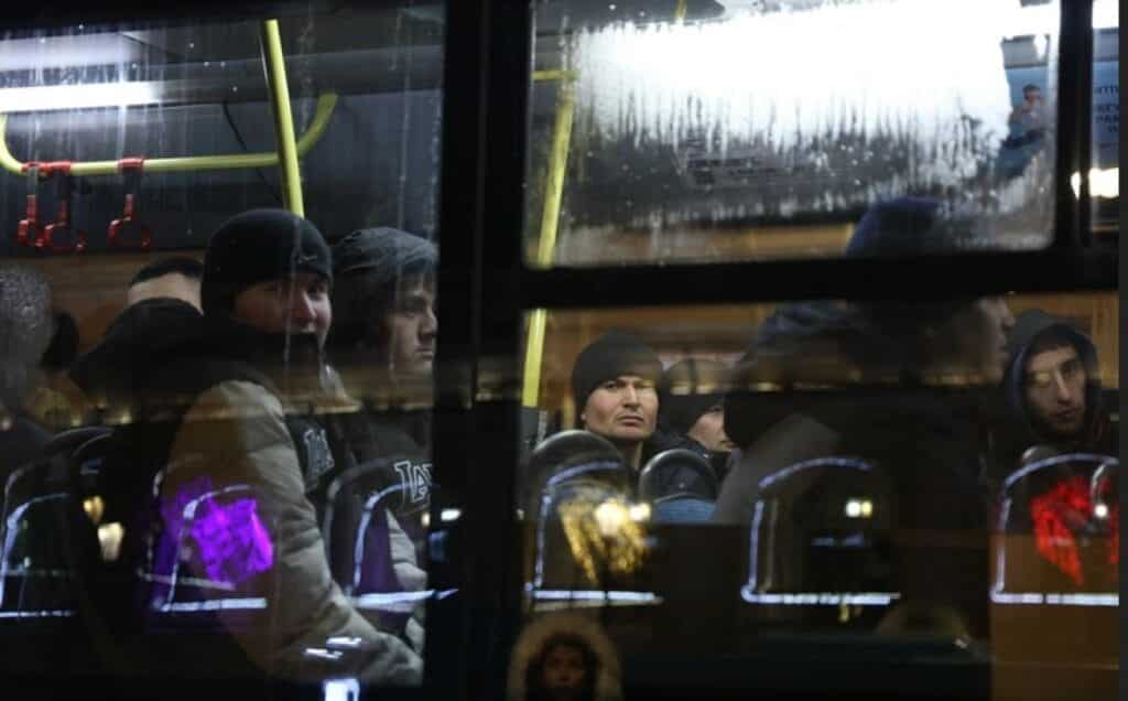 Тысячи мигрантов задержали в новогоднюю ночь в России