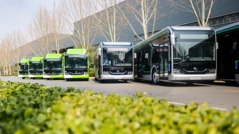 в период согласно планам. согласно чего или согласно чему. в период согласно планам. в период согласно планам. употребление падежной формы существительного с предлогом.
