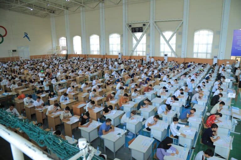 200 тыс. абитуриентов планируют поступать в вузы Узбекистана