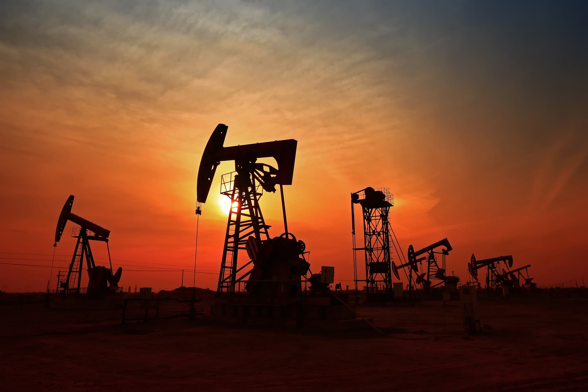 Цена нефти превысила $140 впервые за 18 лет
