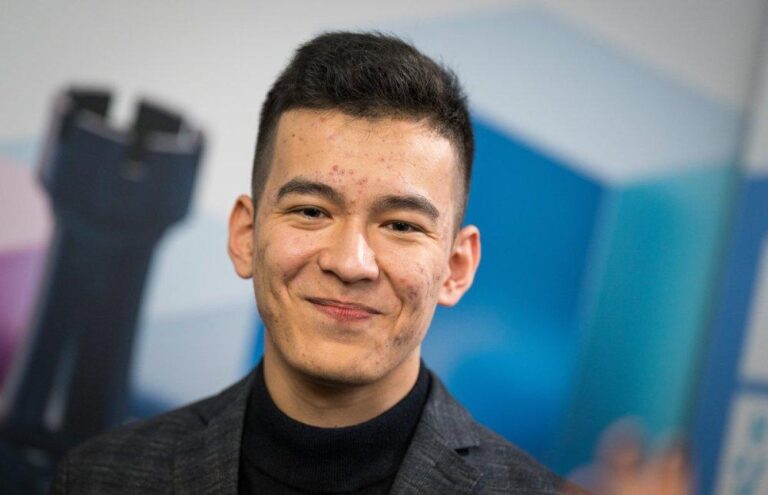 Нодирбек Абдусатторов вышел в финал чемпионата мира по Freestyle Chess