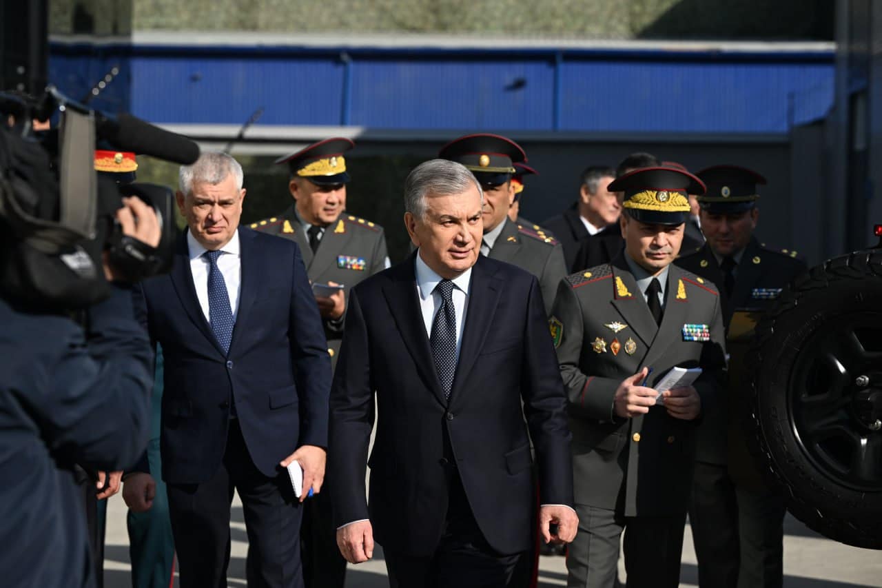 Мирзиёев и армия Узбекистана