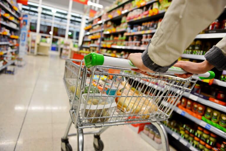 Капуста дешевеет, лимоны дорожают: как изменились цены на продукты в Ташкенте