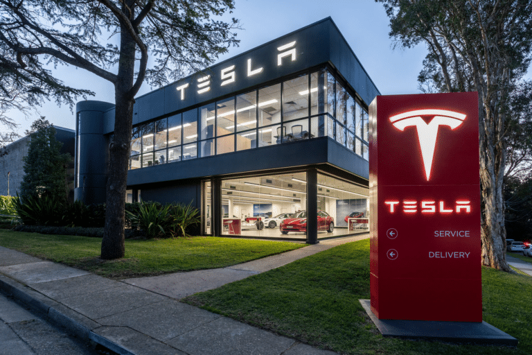 Tesla tarixi: oddiy sportkar orzusidan trln dollarlik texnologik gigantgacha