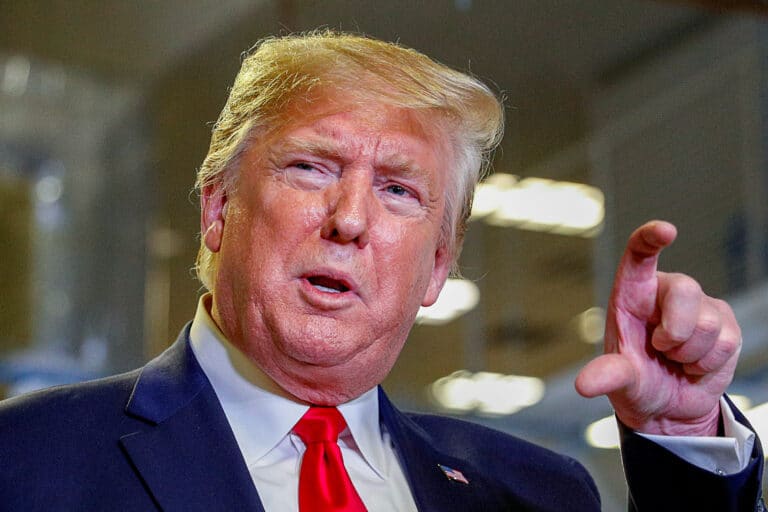 США вводят 25% пошлину на товары из Казахстана с 1 августа — Трамп написал Токаеву
