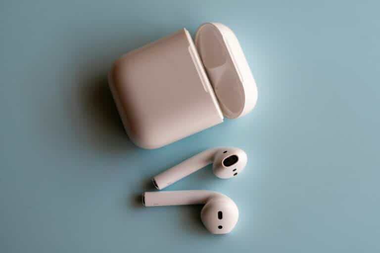 Apple AirPods получат функцию синхронного перевода