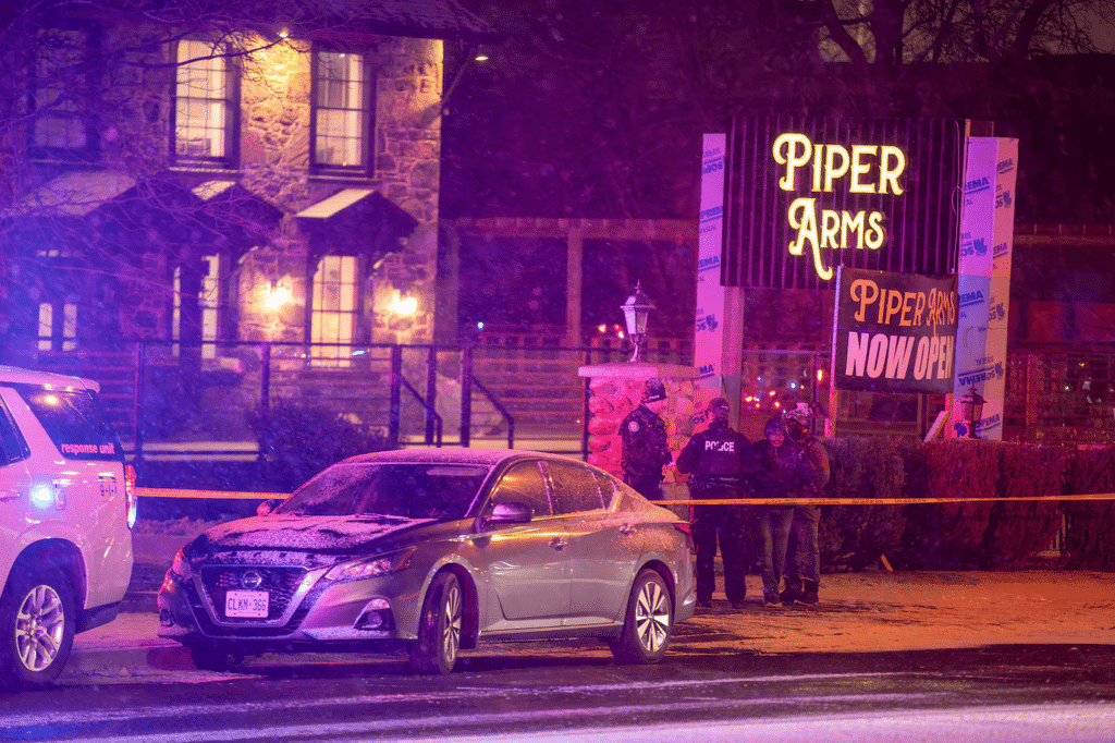 Посетителей паба расстреляли в Канаде