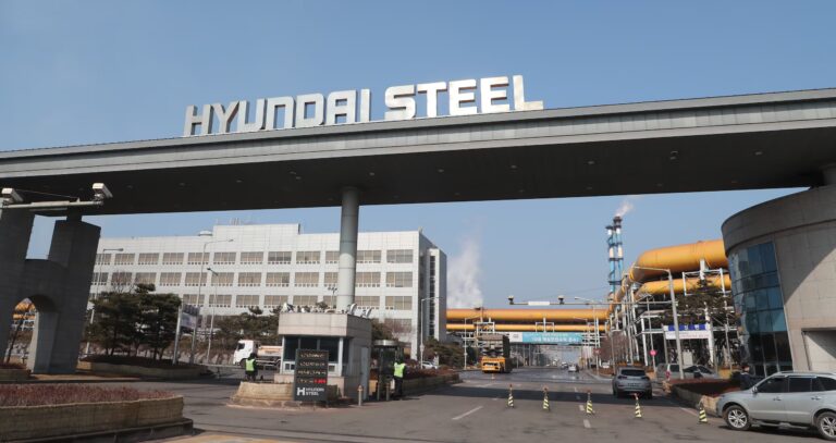 Акции Hyundai Steel упали на 7% после новости о строительствe завода в США