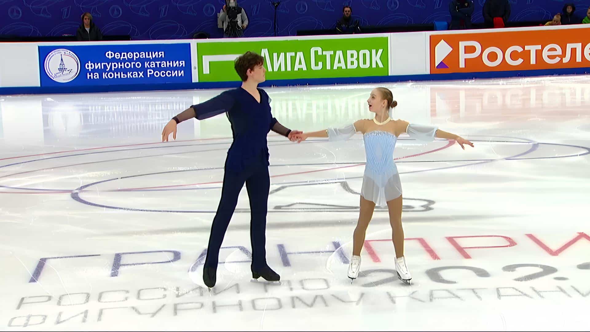 Пара фигуристов Екатерина Гейниш и Дмитрий Чигирев