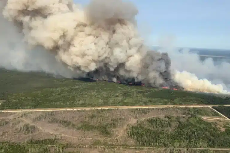 Kanadada yirik yong‘inlar sababli 17 ming kishi evakuatsiya qilindi