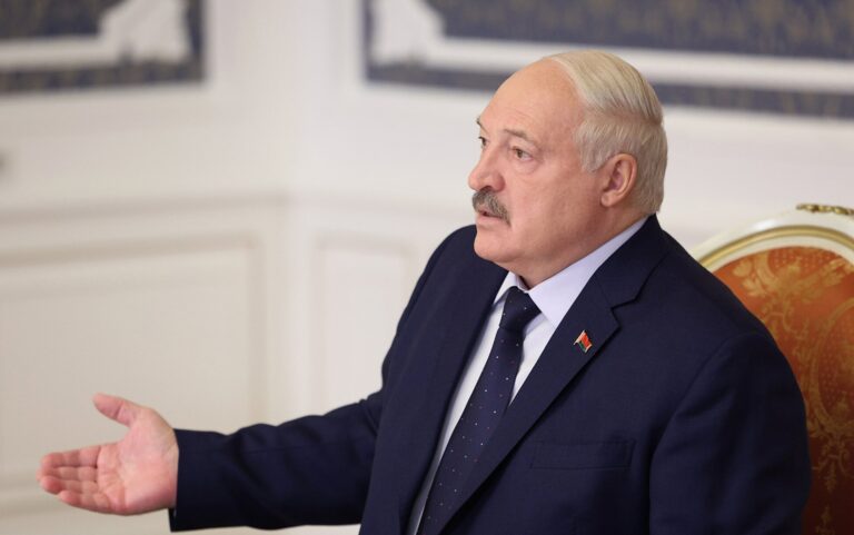 «Мы должны к ним относиться как к белорусам», — Лукашенко о мигрантах