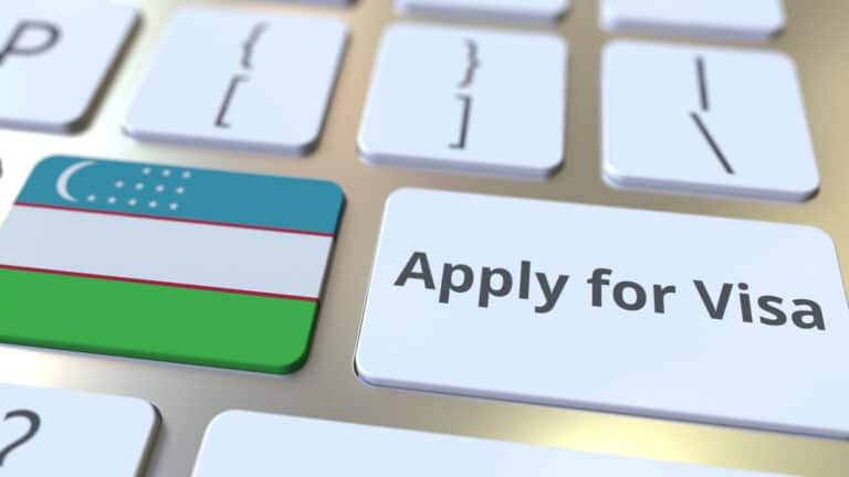 Россияне — по ID, американцы — без визы: Узбекистан упростит въезд
