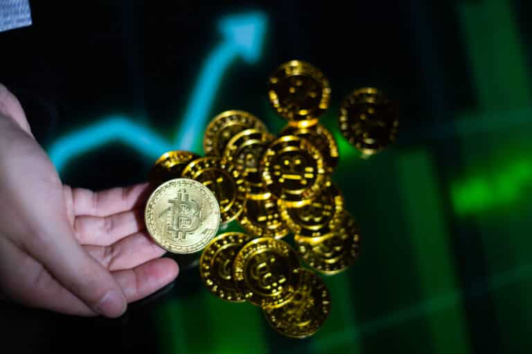 Bitkoin kursi yanvardan beri ilk bor $105 mingdan oshdi
