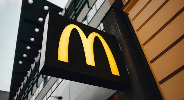 McDonald’s yozda 375 mingta yangi xodim olishni rejalashtirmoqda