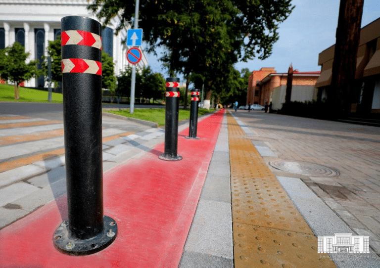 Poytaxtda temir panjara va qavariq yo‘laklar uchun 2 mlrd so‘mdan ortiq mablag‘ ajratildi