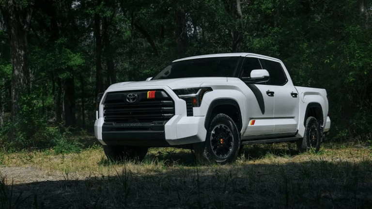 Yuz minglab Toyota Tundra avtomobillari potensial xavfli deb topildi