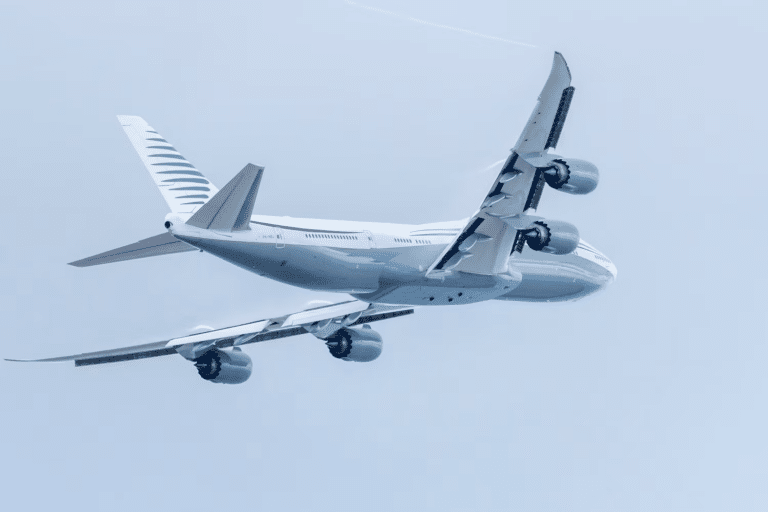 Qatar qirollik oilasi Trampga Boeing 747-8 samolyotini sovg‘a qilmoqchi
