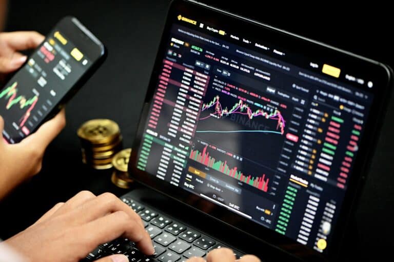 SEC отозвала иск против криптобиржи Binance