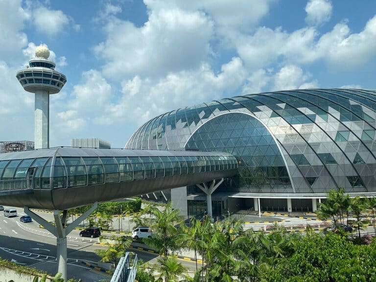 Singapur – O‘zbekiston o‘rtasida to‘g‘ridan to‘g‘ri aviaqatnovlar yo‘lga qo‘yilishi mumkin