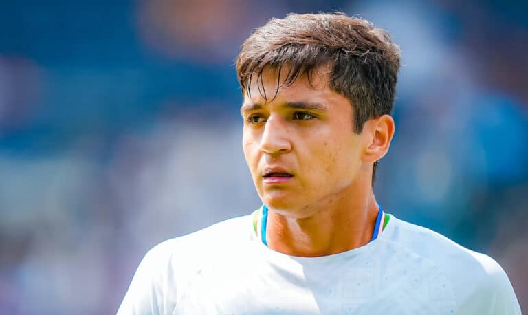 Taniqli futbolchi Abduqodir Husanov uylanmoqda – video