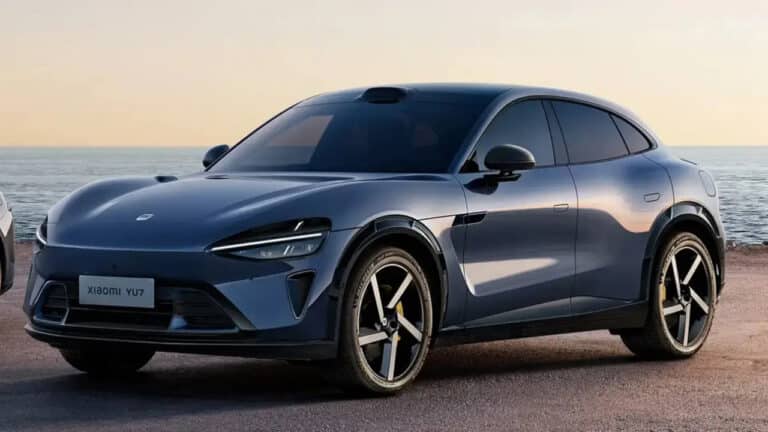 Xiaomi Tesla’dan arzon va yangi interyerdagi avtomobilni namoyish etdi 