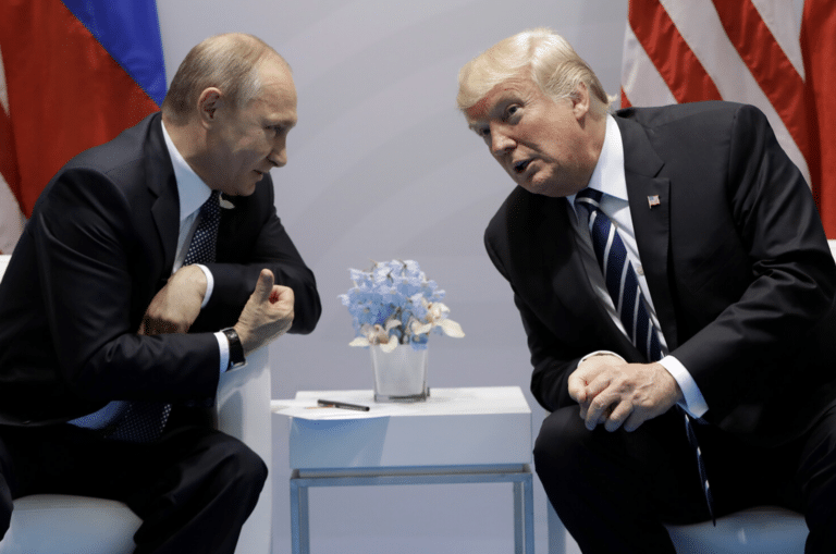 Путин: Россия готова обсудить с Украиной меморандум о мире