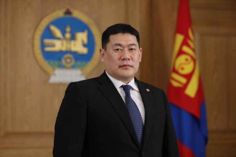 Mongoliya bosh vaziri mojaroli tarzda iste’foga chiqdi
