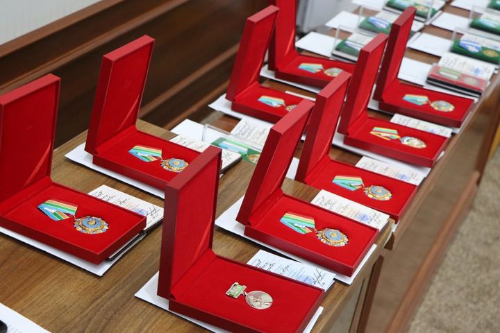 Matbuot va OAV xodimlari kuni munosabati bilan 53 nafar jurnalist mukofotlandi