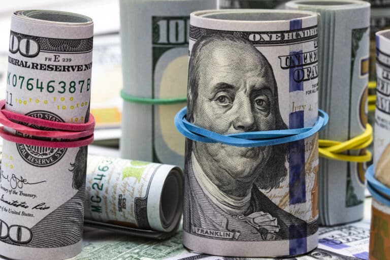 Dollar pasayishda davom etmoqda