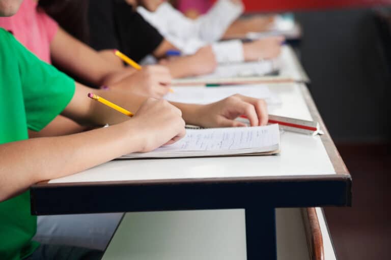 Yuridik litsey bitiruvchilarini test sinovisiz o‘qishga qabul qilish tartibi belgilandi