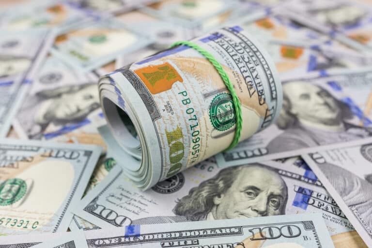 Hafta davomida dollar kursi qanchaga pasaydi