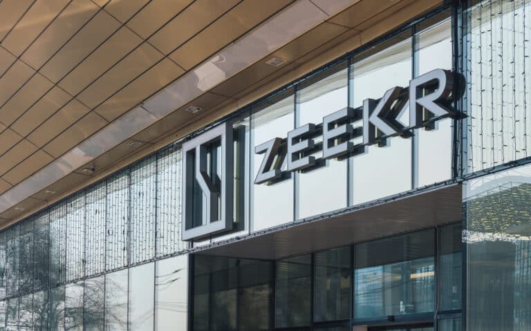 Zeekr 3,5 yilda yarim millionta elektromobil chiqardi