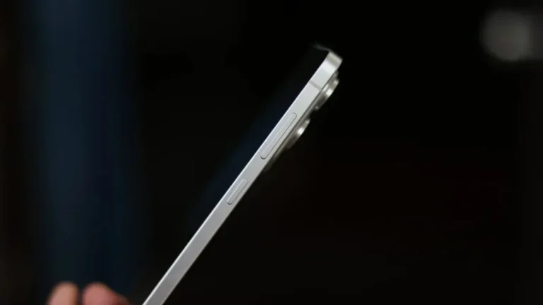 Samsung Galaxy S26 flagmanlari yanada yupqalashadi