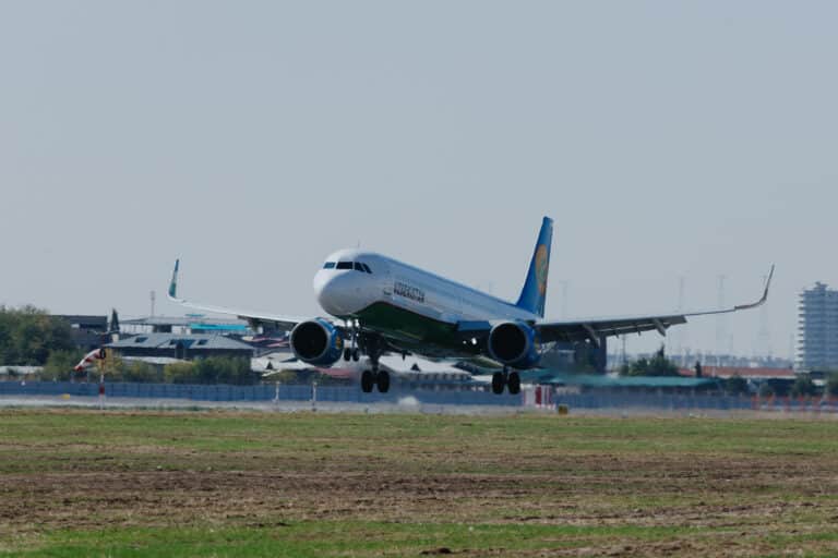 Uzbekistan Airways скорректирует рейсы из Джедды