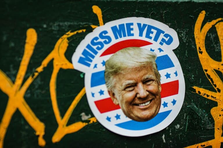 Иран должен полностью отказаться от ядерного оружия — Трамп