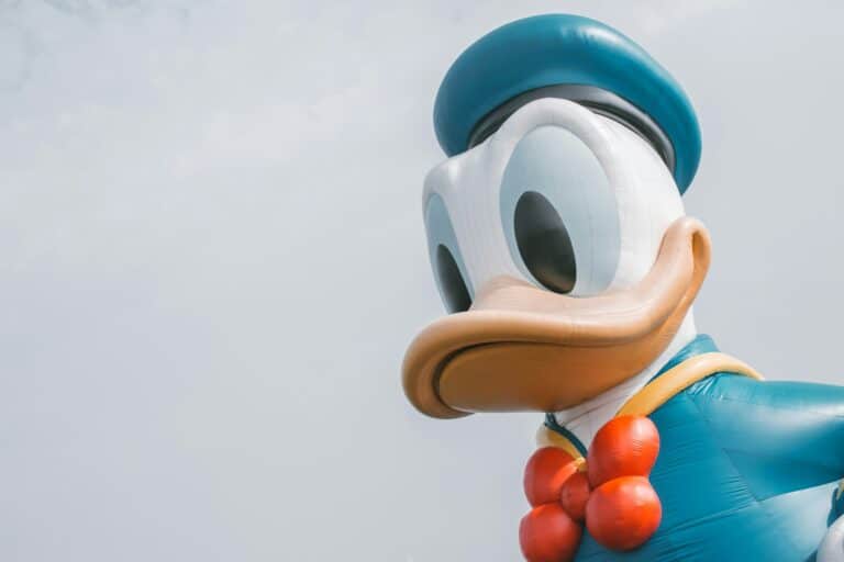 Disney подал в суд на Midjourney