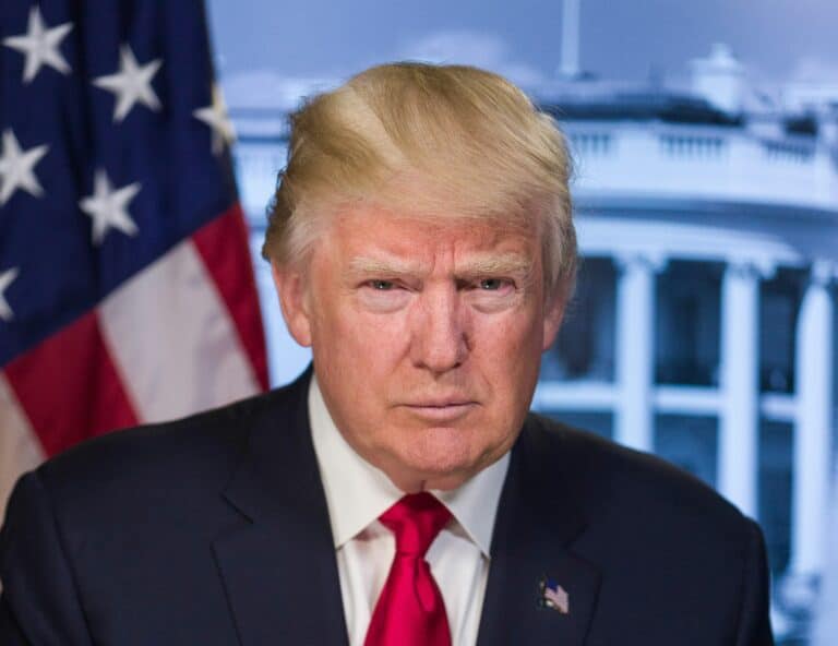 Дональд Трамп: Макрон переврал причины моего отъезда с саммита G7