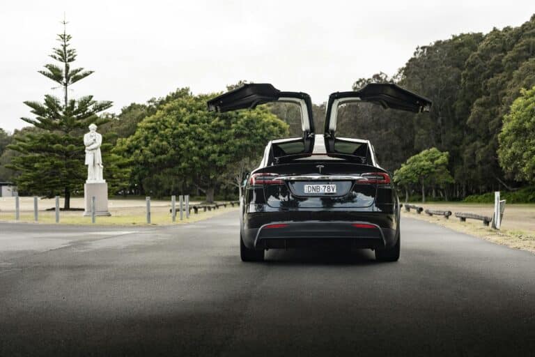 Tesla – как создавался бренд, о котором знает весь мир и как там оказался Илон Маск