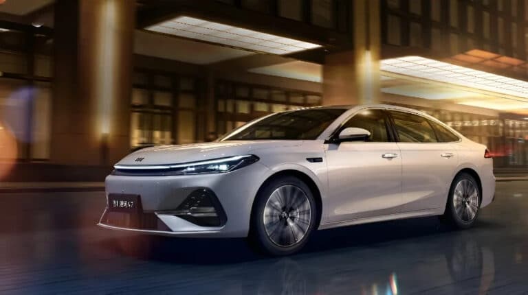 14 ming dollarlik Geely Galaxy A7 EM avtomobili taqdim etildi