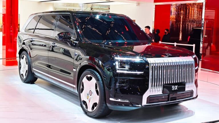 Zeekr ikki elektromotorli gibrid avtomobilini sotuvga chiqaradi