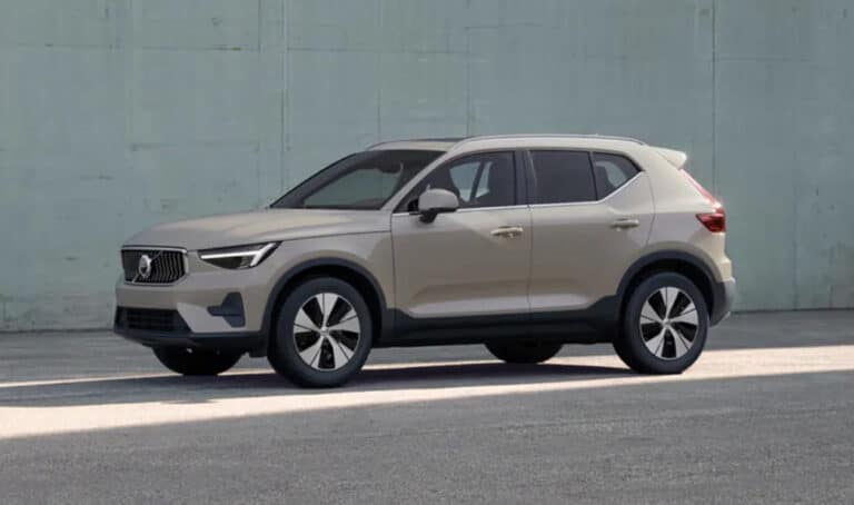 Volvo XC40 2026: yangilangan krossover savdosi boshlandi